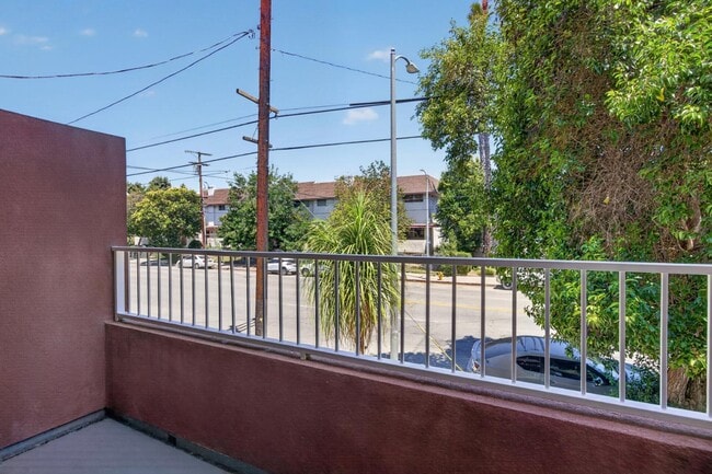 Building Photo - 18358 Saticoy St