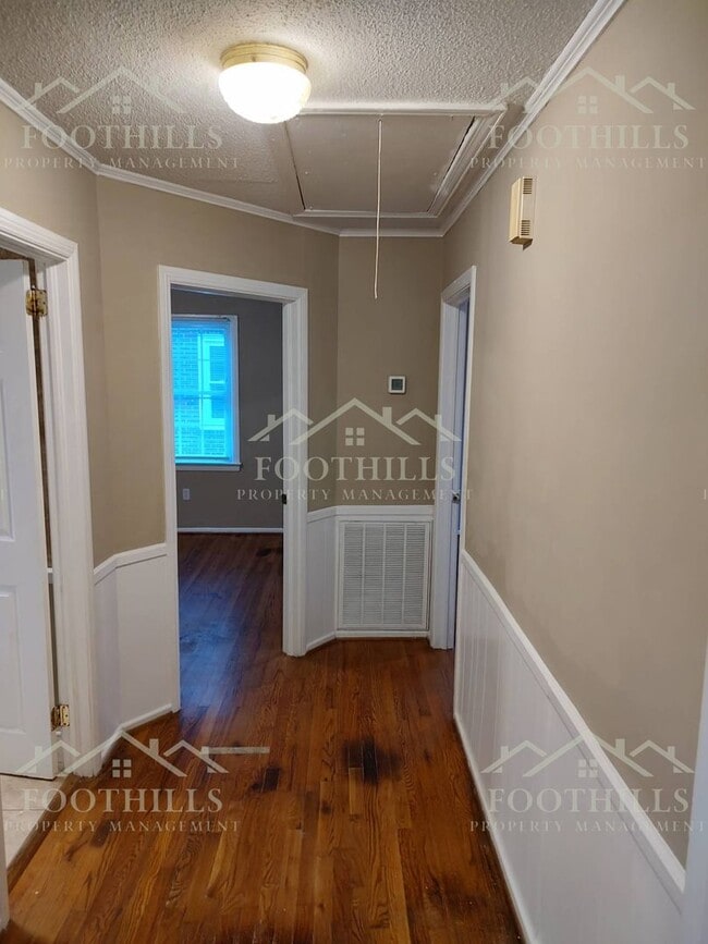 Building Photo - 3-Bed Ranch with Spacious Yard and Modern ...