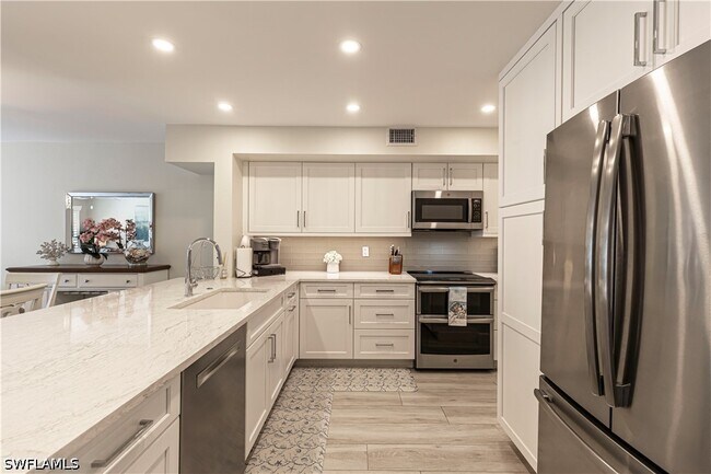 Building Photo - 833 Meadowland Dr