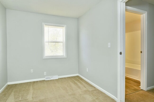 Building Photo - 226-228 W Park Ave