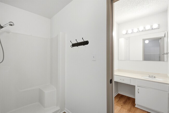 Building Photo - 2275 Triway Ln