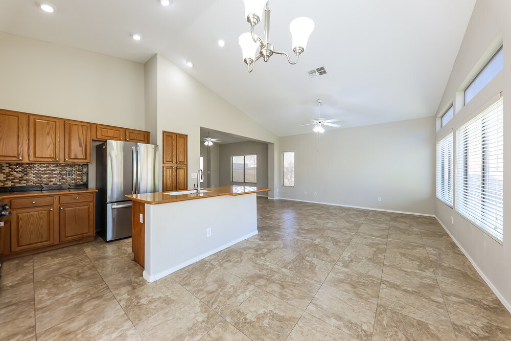 Building Photo - 3556 W Warren Ln