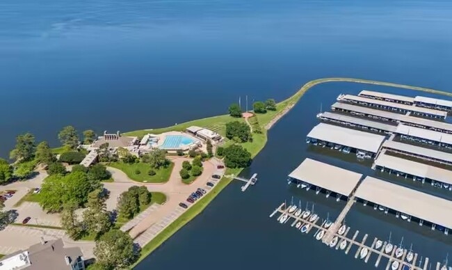 Building Photo - 12500 Melville Dr