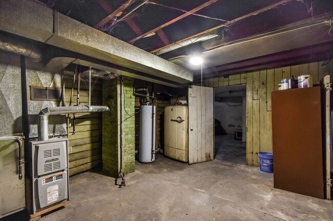 Building Photo - 3444 N Newhall St