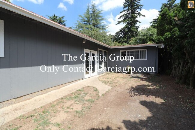 Building Photo - 1530 NE 114th Ave