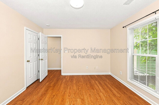 Building Photo - 6307 Forest Ridge Dr