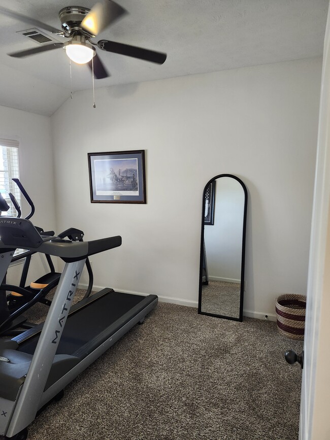 Building Photo - 2018 Chancellor Ridge Rd