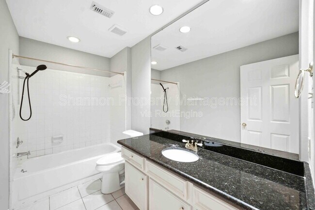 Building Photo - 15911 Moonrock Dr
