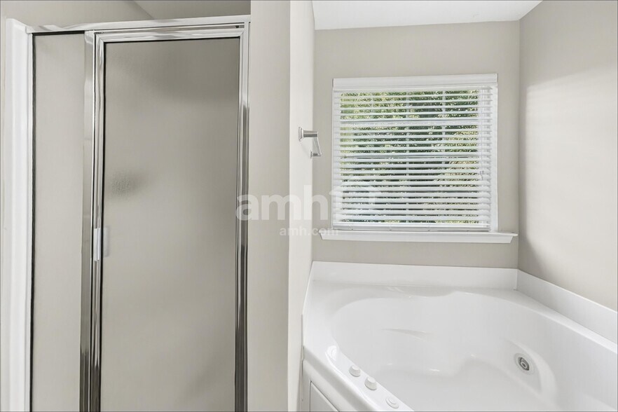 Building Photo - 405 Bedstraw Ct