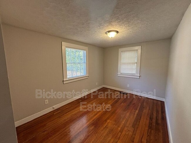 Building Photo - 2218 Camille Dr