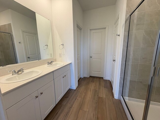 Building Photo - Cute 3-2-2 Princeton March 2026 Move-In!