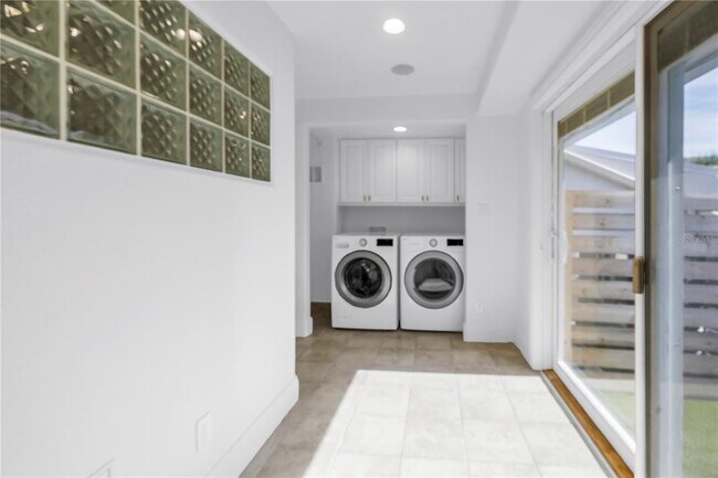 Building Photo - 1355 Pinellas Bayway S