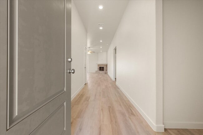 Building Photo - Beautiful New Build Home in Cypress Ranch!