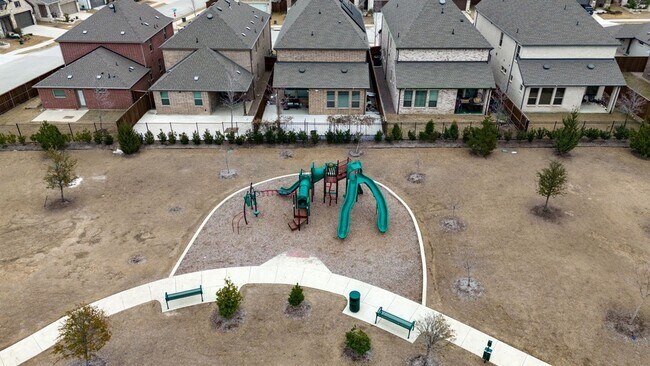 Building Photo - 1444 Kit King Dr