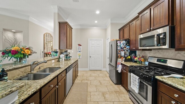 Building Photo - 416 W 23rd St