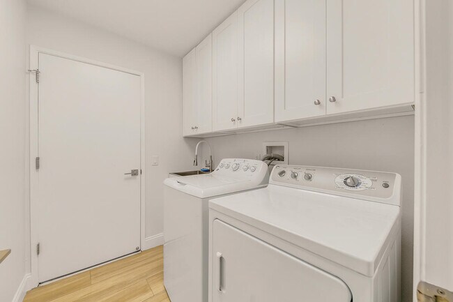 Building Photo - 45455 Crow Cir