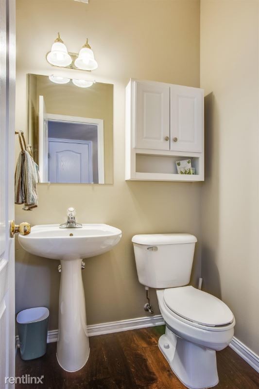 Building Photo - 4 br, 2.5 bath House - 1701 Portway CT.