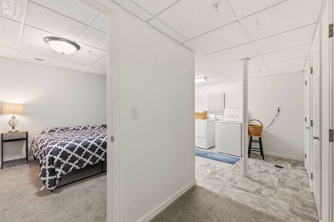 Building Photo - PRICE DROP! "Spacious 3-Bedroom Haven with 2.5 Baths in Aurora – 1,860 Sq Ft of Comfort and Style!"