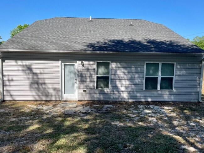 Building Photo - 3 bedroom, 2 bath home for rent in Brookstone in Sunset Harbor in Bolivia