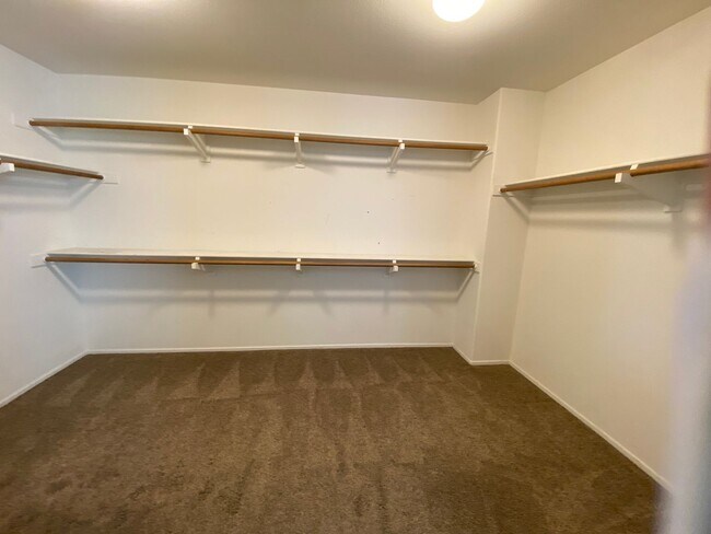 Building Photo - 28595 Autumn Ln