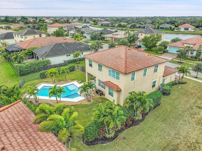 Building Photo - 11240 SW Wyndham Way