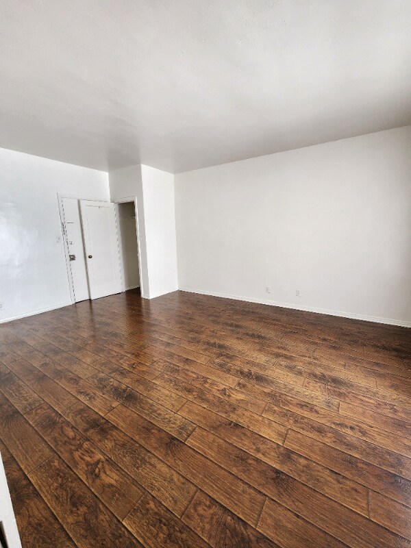 Building Photo - 615 Normandie Ave