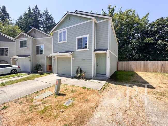 Building Photo - 2090 NE Green Glen Ln
