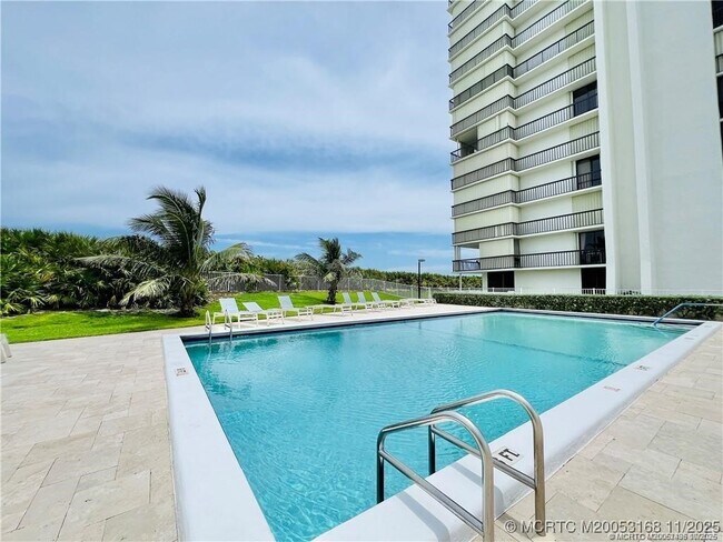 Building Photo - 10680 S Ocean Dr