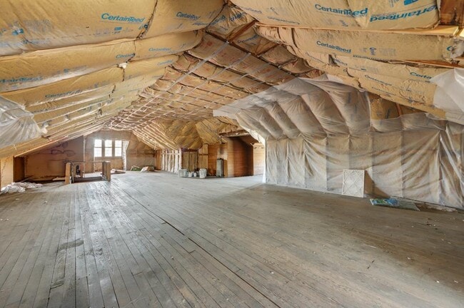 Building Photo - 134 S Hatton