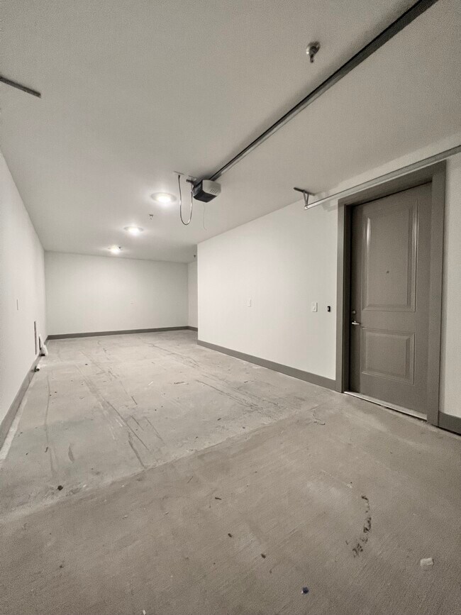 Building Photo - 4020 McEwen Rd