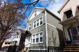 Building Photo - 1736 W Altgeld St