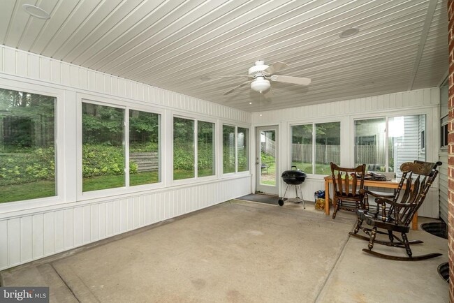 Building Photo - 1744 Lark Ln