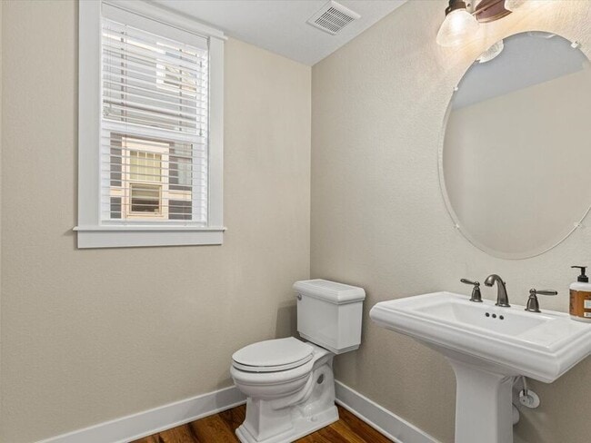 Building Photo - 3465 Willow St