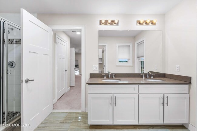 Building Photo - 2 Gonzalez Dr