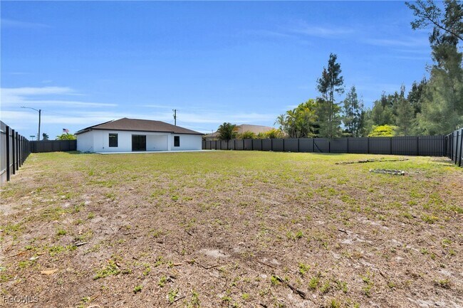 Building Photo - 1601 SW 12th Terrace