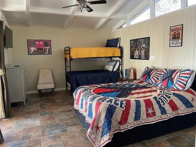 Building Photo - 390 Coosa Rd