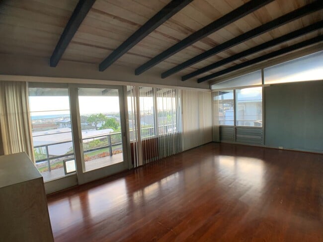Building Photo - Moanalua Gardens (Honolulu) - Great Location - 3 bedroom home