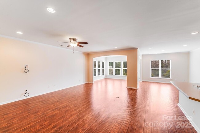 Building Photo - 7012 Kitty Hawk Ln