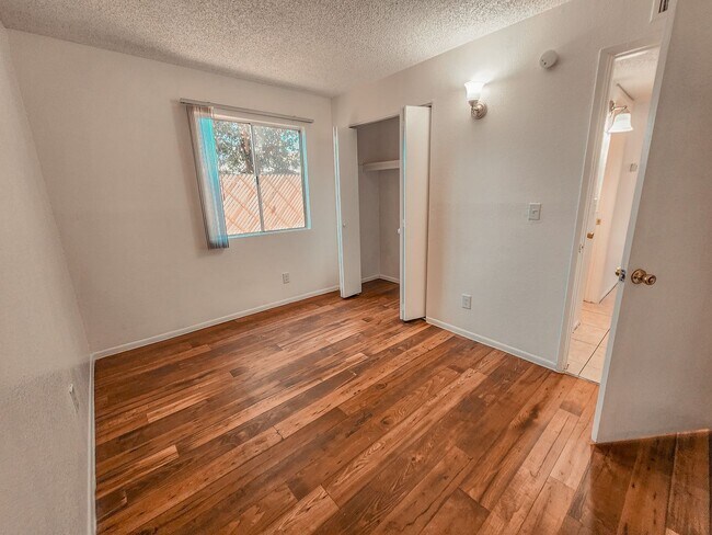 Building Photo - 1622 N Beverly Ave