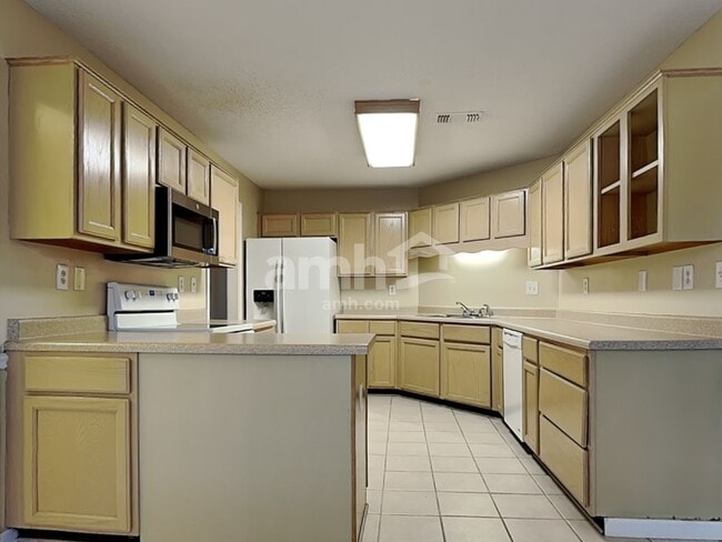 Building Photo - 6857 Briarfield Ln