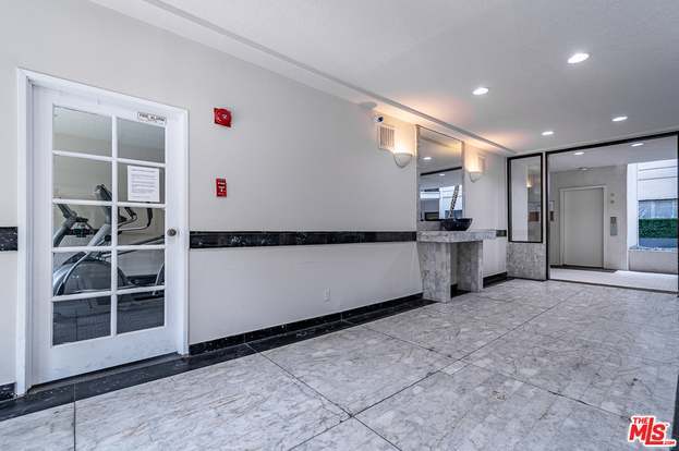 Building Photo - 723 Westmount Dr