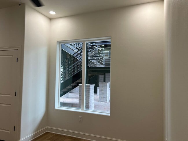 Building Photo - The Court At Overton