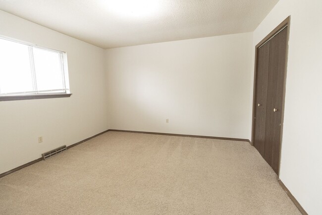 Building Photo - 3616-3618 Sugar Tree Lane