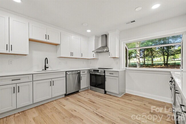 Building Photo - 9606 Fairway Ridge Rd