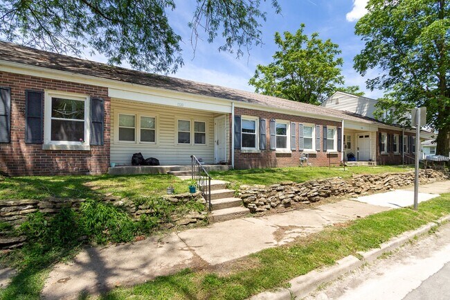 Building Photo - Cozy 1 bedroom, Close to Campus