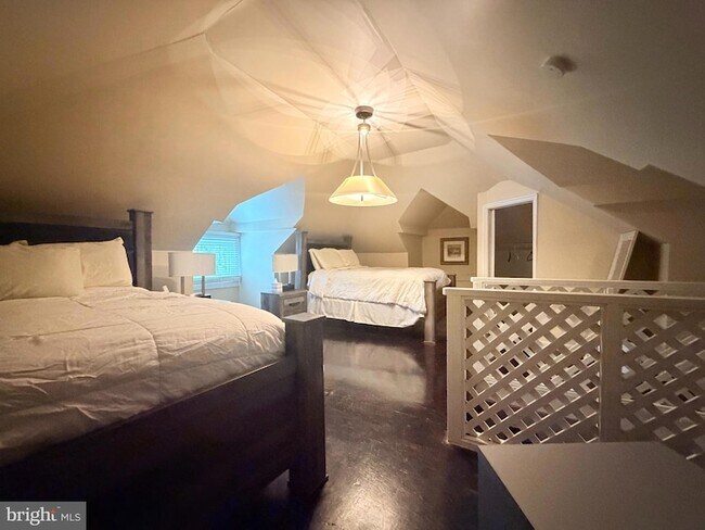 Building Photo - 3119 South Dakota Ave NE