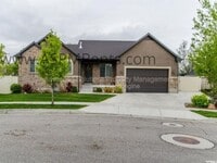 Building Photo - 1134 Rural Rd S