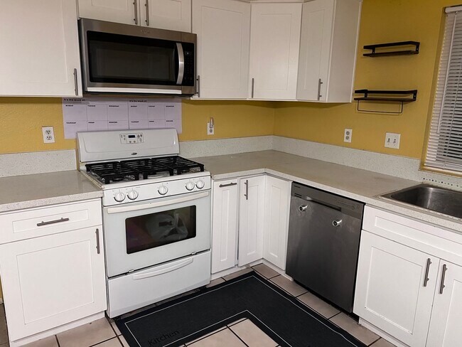 Building Photo - Charming 2 Bedroom Condo in Temecula, Ca.