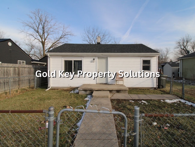 Building Photo - MUNCIE All-Electric 2 BR 1 BA House with Fenced Yard (NO SECTION 8)