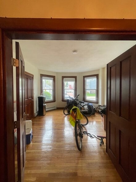 Building Photo - 48 Chester Ave